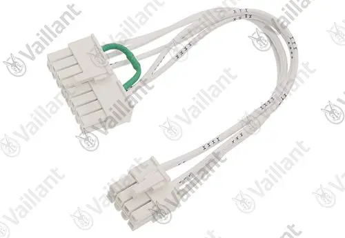 Vaillant Kabelbaum mit mehreren Anschlüssen und einem grünen Verbindungselement, geeignet für elektrische Verbindungen in Heizungsanlagen.